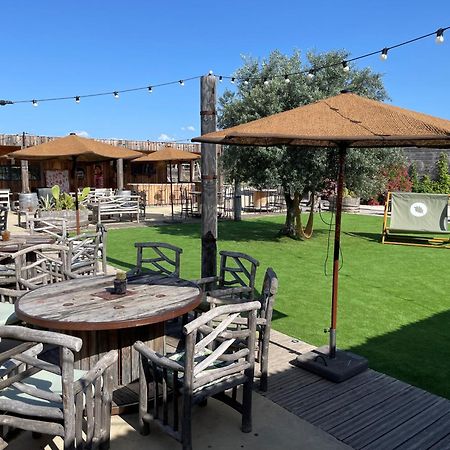 Lodges En Provence - Ecogites & Restaurant Insolites Richerenches Exterior photo